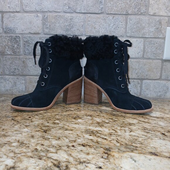 *NWOB* UGG Women's Jaxon  Black Cuffed Lace Up Heeled Ankle Booties - Picture 3 of 8